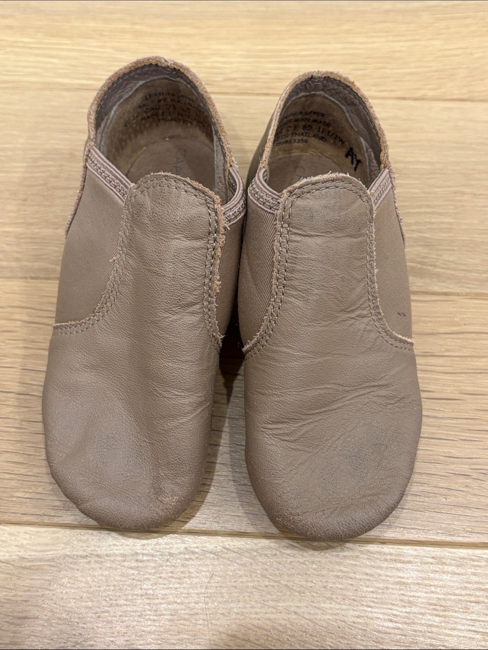 Capezio Kids Tan Jazz Shoes Size 11.5W
